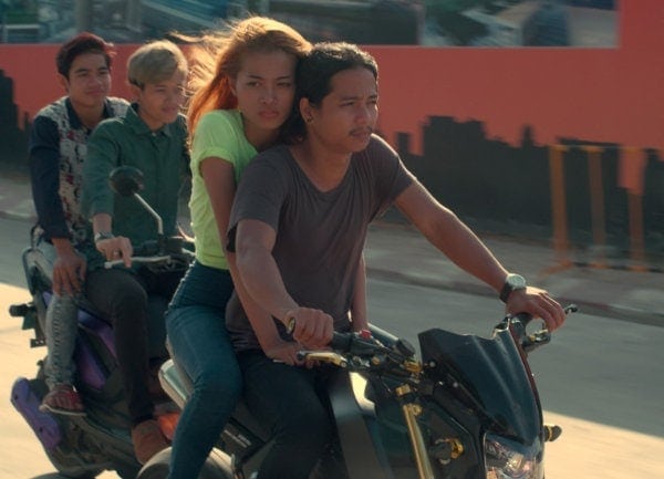 Les jeunes sur leur moto dans Diamond Island
