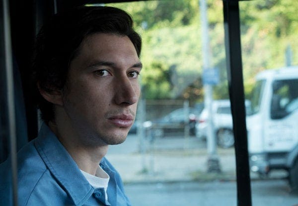 Adam Driver au volant du bus dans Paterson