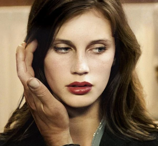 Marine Vacth dans Jeune et Jolie