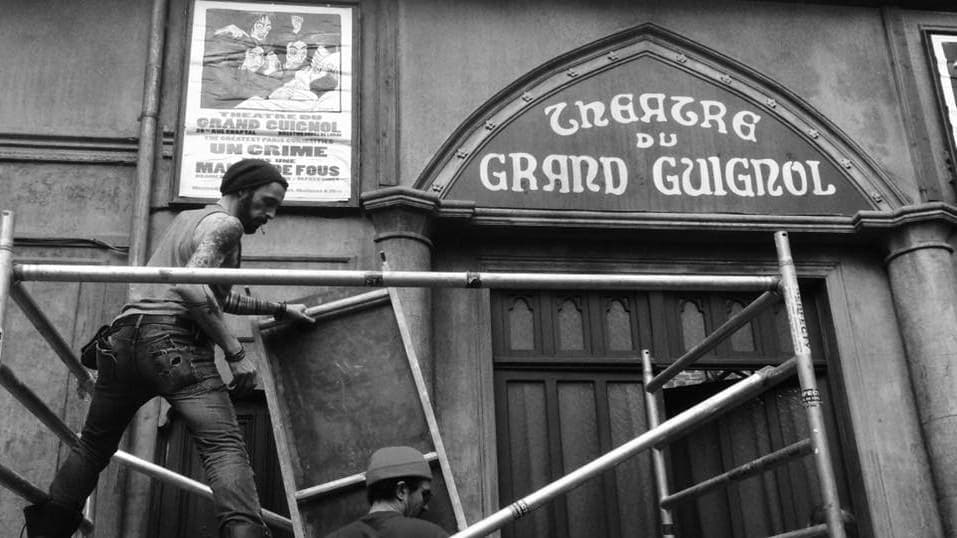 Le Théâtre de Grand Guignol dans La femme la plus assassinée du monde