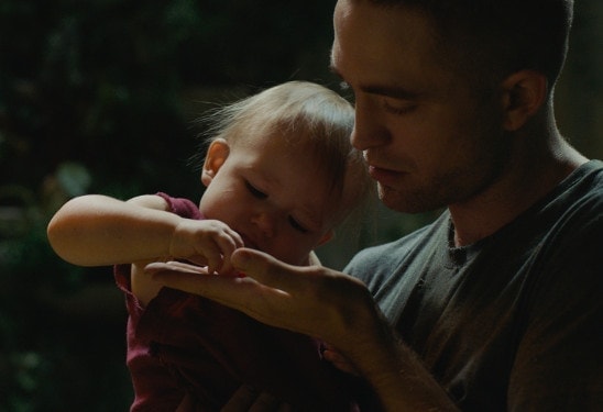 Robert Pattinson et le bébé dans High Life de Claire Denis