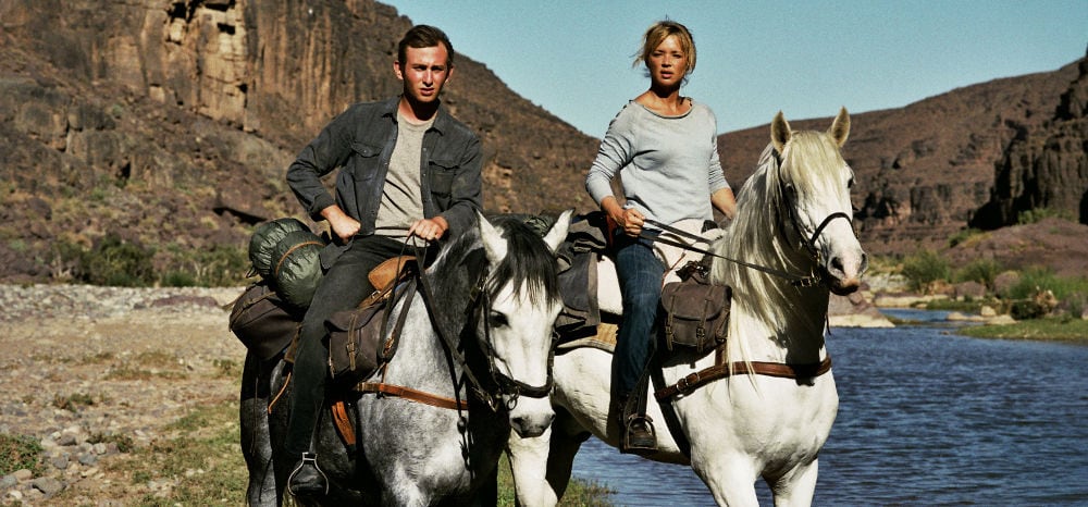 Virginie Efira et Kacey Mottet Klein à cheval dans Continuer de Lafosse