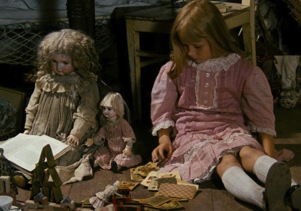 Kristýna Kohoutová dans Alice de Jan Svankmajer