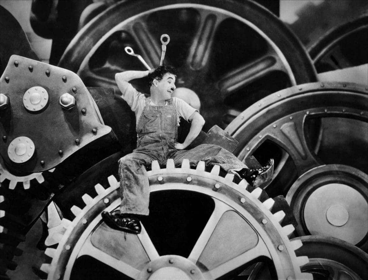 Charlie Chaplin dans Les Temps Modernes