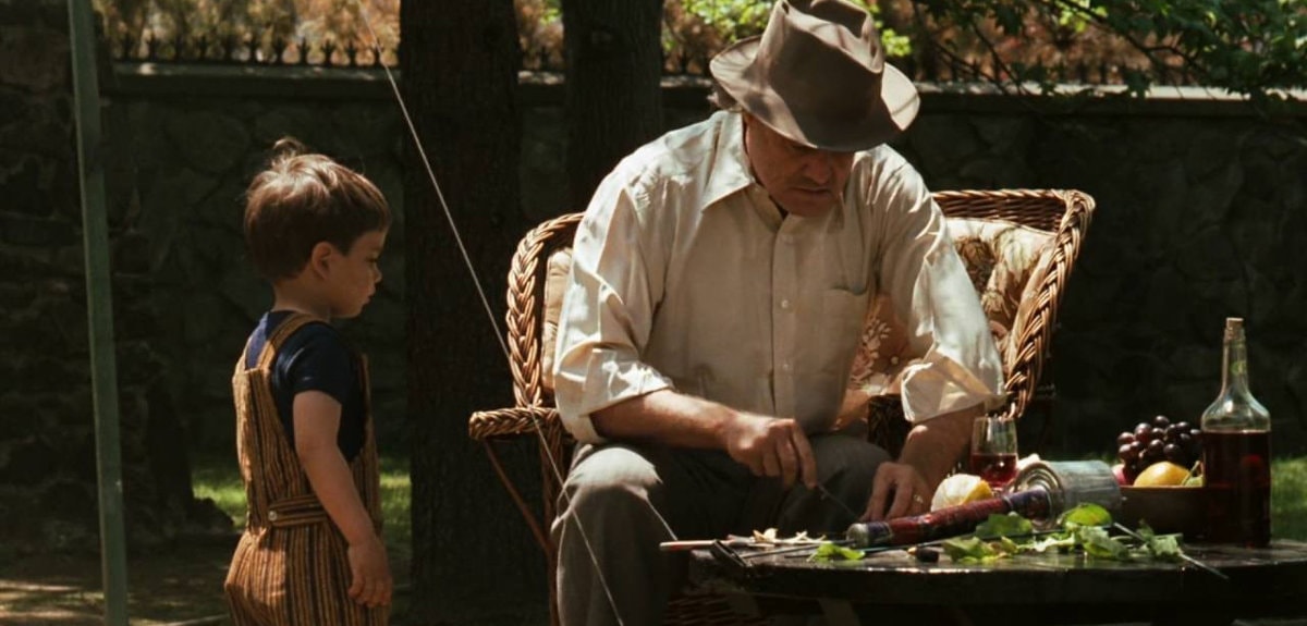 La mort de Vito Corleone dans le jardin dans Le Parrain