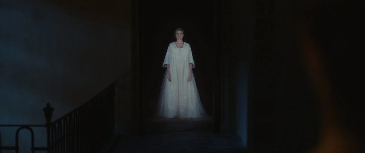 Le fantôme d'Héloïse (Adèle Haenel) dans Portrait de la jeune fille en feu