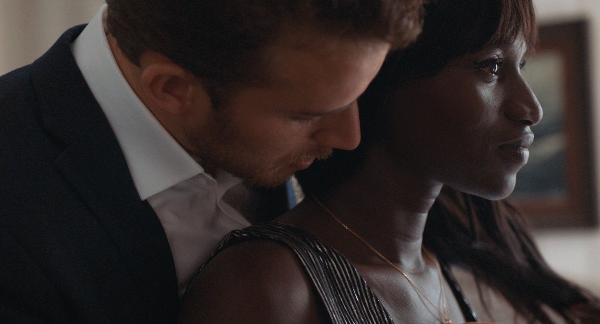 Conso (Annabelle Lengronne) et son amant obsédé du sexe (Jonas Bloquet) dans Filles de joie