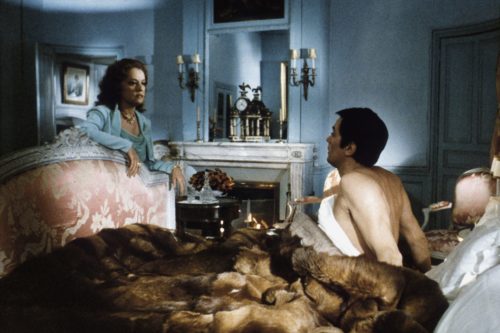 Jeanne Moreau et Alain Delon dans Monsieur Klein