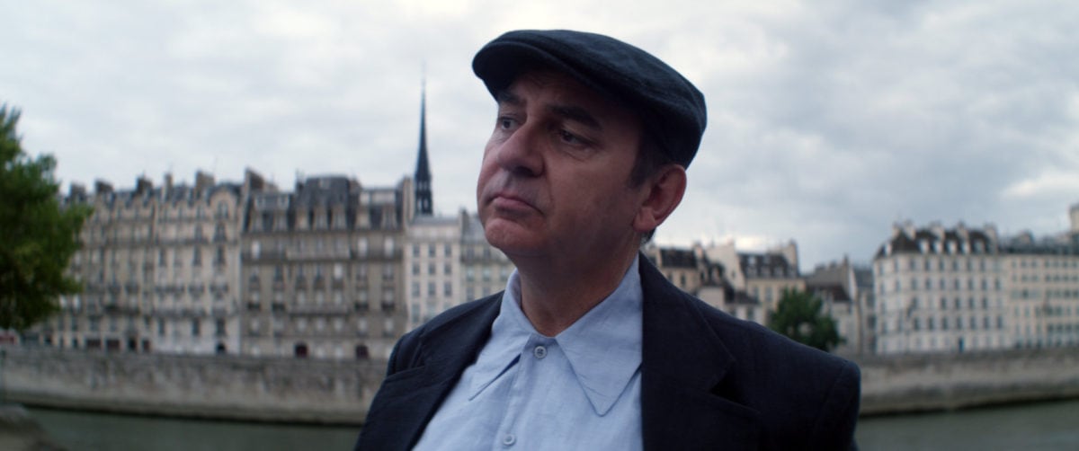 Pablo Neruda (Luis Gnecco) dans Neruda