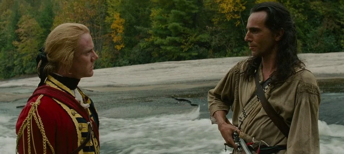 Hawkeye (Daniel Day-Lewis) et le major Duncan Heyward (Steven Waddington) dans Le Dernier des Mohicans