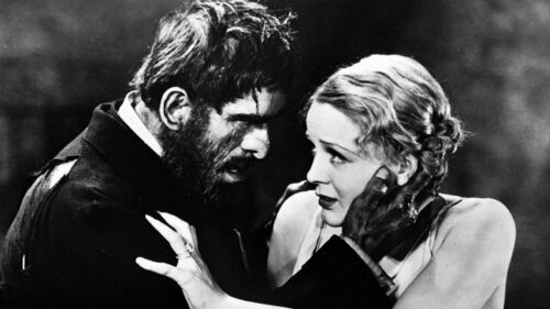 Margaret Waverton (Gloria Stuart) et Morgan (Boris Karloff) dans La Maison de la Mort