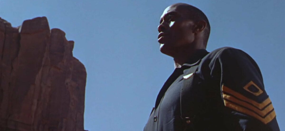 Le sergent Braxton Rutledge (Woody Strode)  dans Le Sergent noir de John Ford