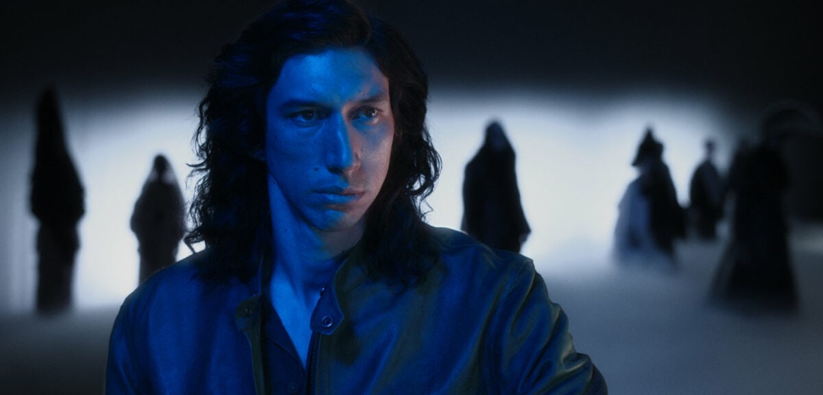 Henry (Adam Driver) dans Annette