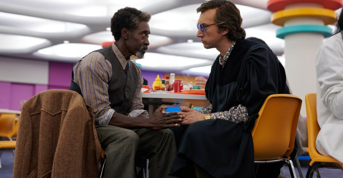 Don Cheadle et Adam Driver parlent de Hitler à l'université dans White Noise