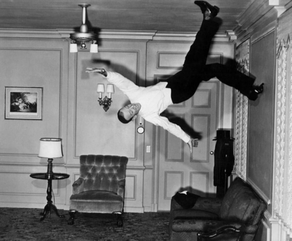 Fred Astaire danse au plafond dans "Mariage royal" de Stanley Donen