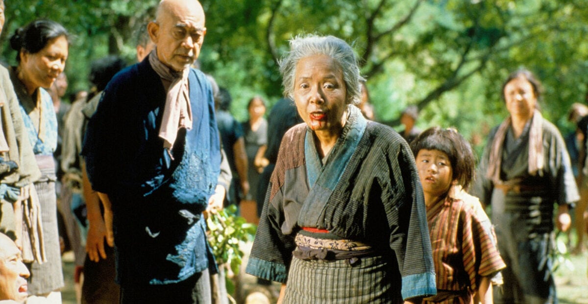 Sumiko Sakamoto au village dans La Ballade de Narayama.