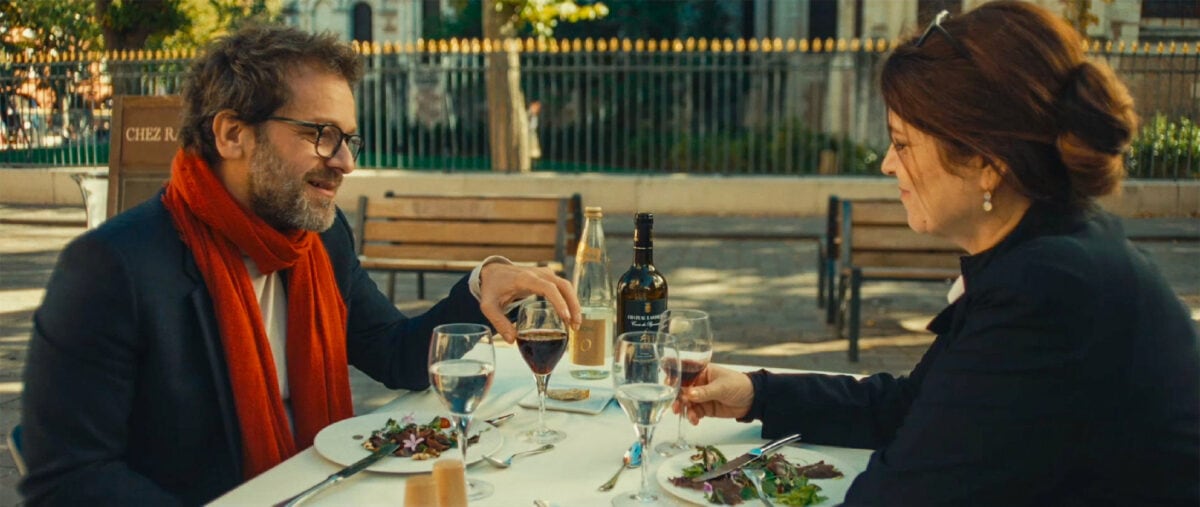 Agnès Jaoui et Jonathan Zaccaï au restaurant dans Le Cours de la vie