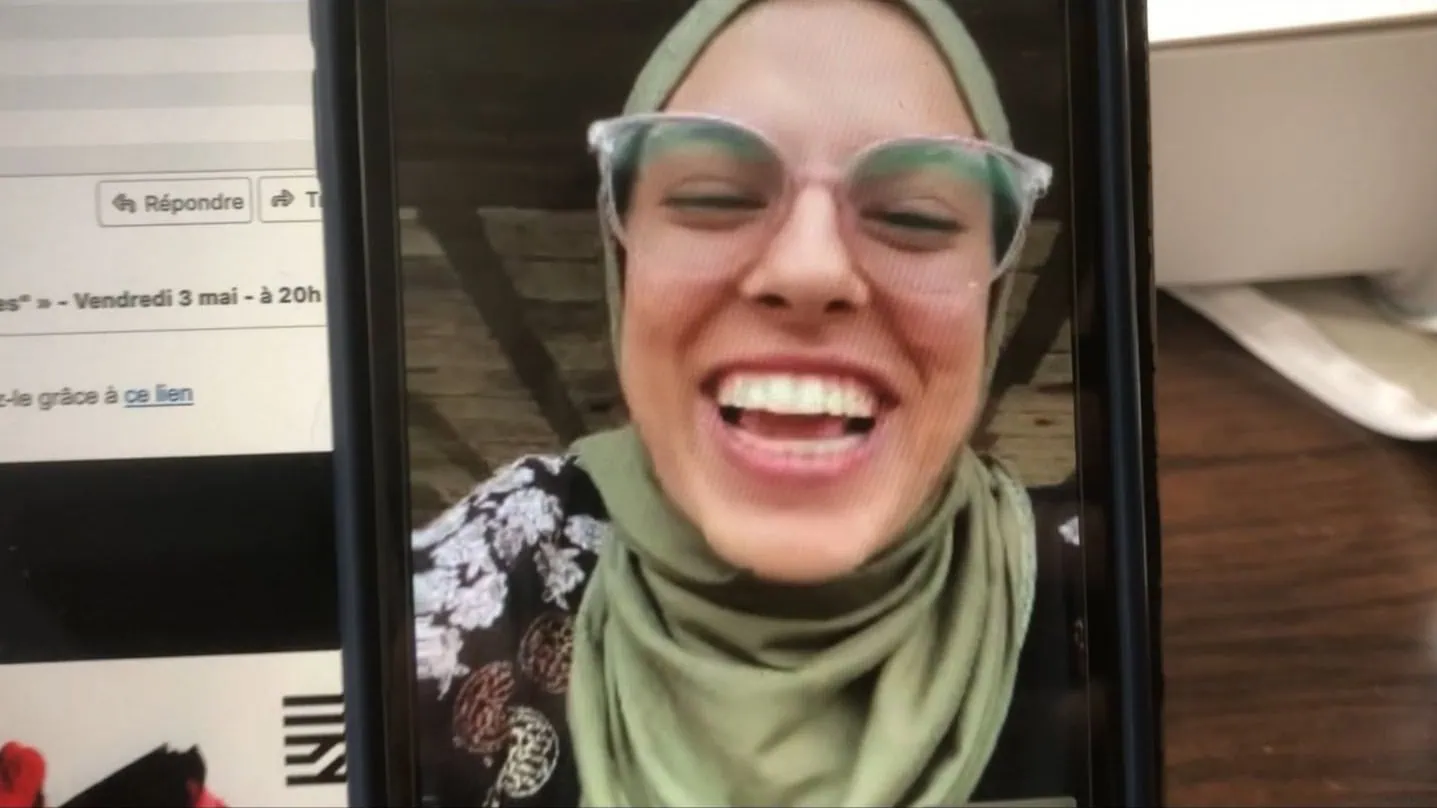 Fatem sur le téléphone portable de Sepideh Farsi