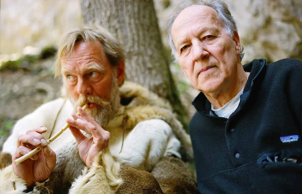 Werner Herzog et un homme bizarre dans La Grotte des rêves perdus