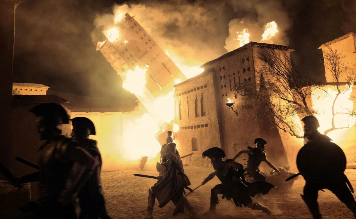Troie assiégée et mise à feu dans L’Odyssée de Christopher Nolan